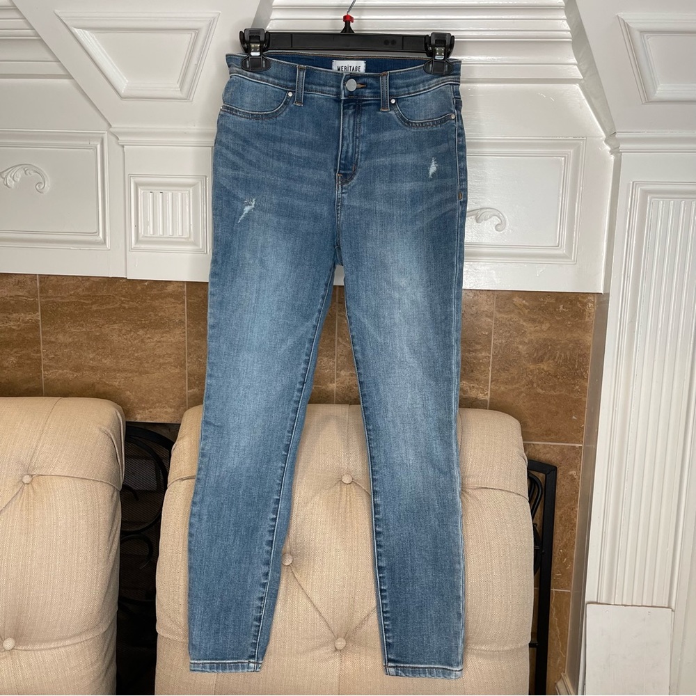 Z: Meritage High WastedLight Wash Skinny Jean Sz 28